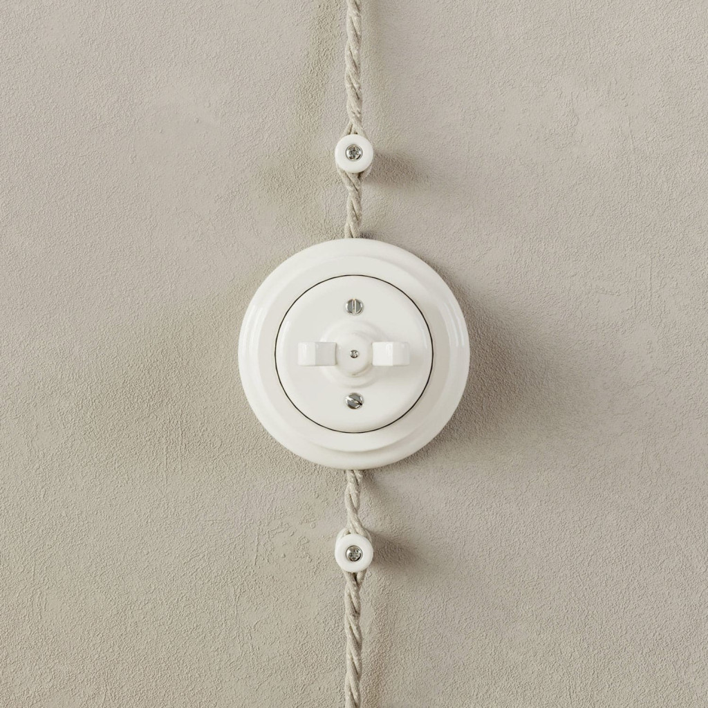 Base de porcelana blanca con doble salida para interruptores/conmutadores y tomas - Linea Small